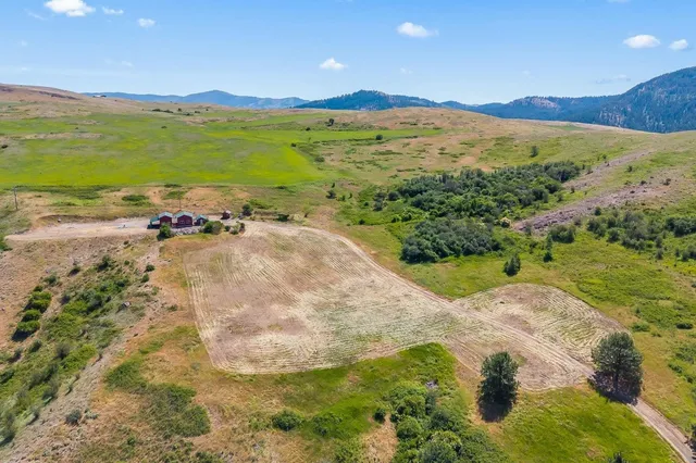 $450,000 | 4497 25 S Highway, Hunters, WA 99137