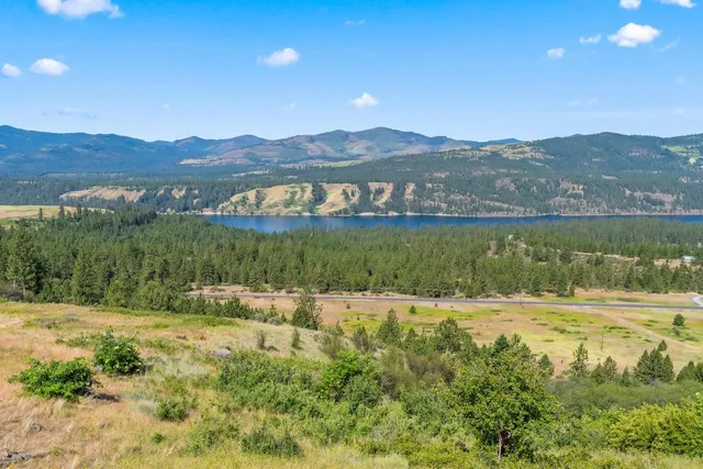 $450,000 | 4497 25 S Highway, Hunters, WA 99137