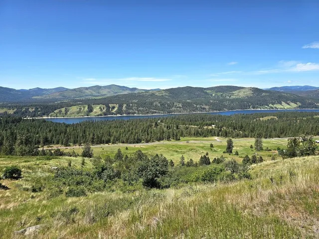 $450,000 | 4497 25 S Highway, Hunters, WA 99137