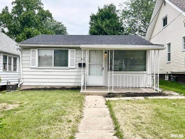 $875 | 811 East Lake Avenue, Peoria Heights, IL 61616