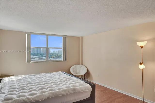 $2,700 | 1833 South Ocean Drive, Unit 906, Hallandale Beach, FL 33009