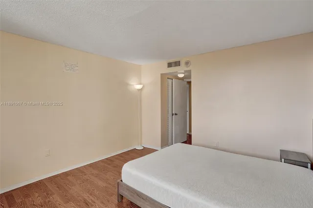 $2,700 | 1833 South Ocean Drive, Unit 906, Hallandale Beach, FL 33009