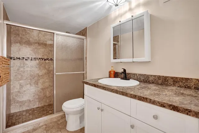 $2,700 | 1833 South Ocean Drive, Unit 906, Hallandale Beach, FL 33009