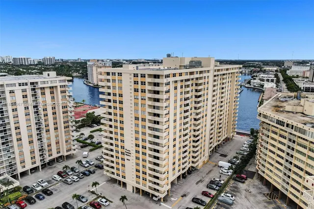 $2,700 | 1833 South Ocean Drive, Unit 906, Hallandale Beach, FL 33009
