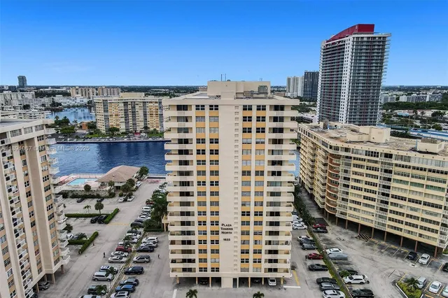 $2,700 | 1833 South Ocean Drive, Unit 906, Hallandale Beach, FL 33009