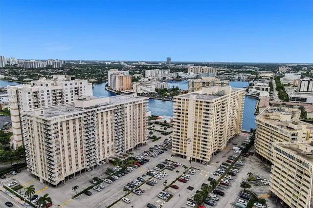 $2,700 | 1833 South Ocean Drive, Unit 906, Hallandale Beach, FL 33009