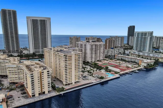 $2,700 | 1833 South Ocean Drive, Unit 906, Hallandale Beach, FL 33009