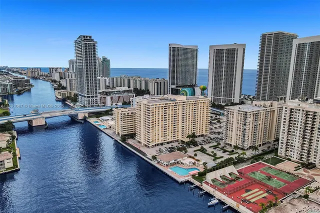 $2,700 | 1833 South Ocean Drive, Unit 906, Hallandale Beach, FL 33009
