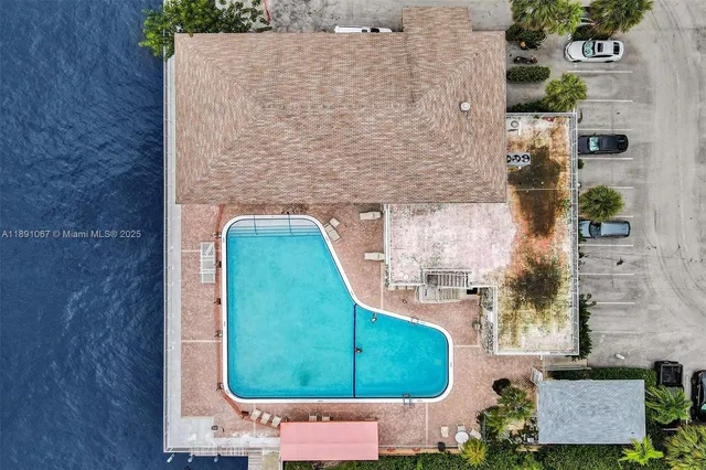 $2,700 | 1833 South Ocean Drive, Unit 906, Hallandale Beach, FL 33009