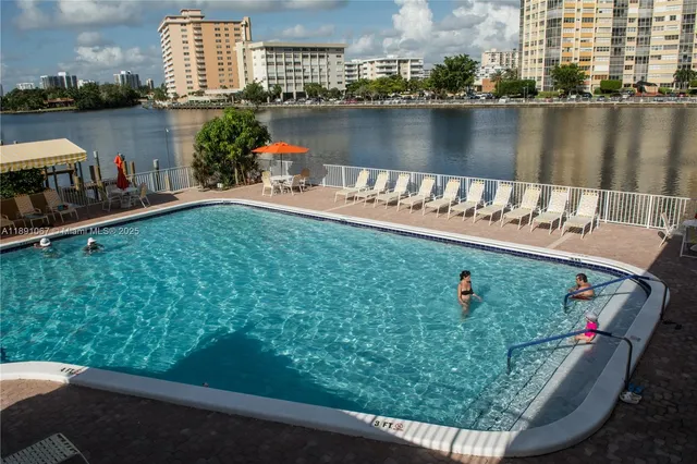 $2,700 | 1833 South Ocean Drive, Unit 906, Hallandale Beach, FL 33009