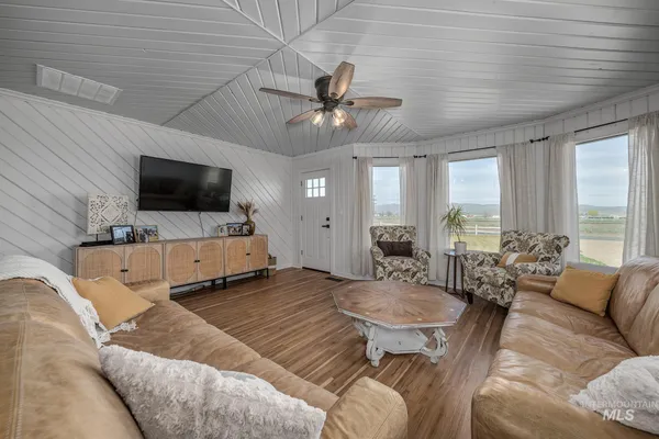 $469,000 | 1009 County Road 70, Weiser, ID 83672