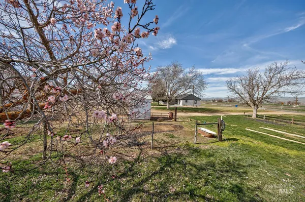 $469,000 | 1009 County Road 70, Weiser, ID 83672