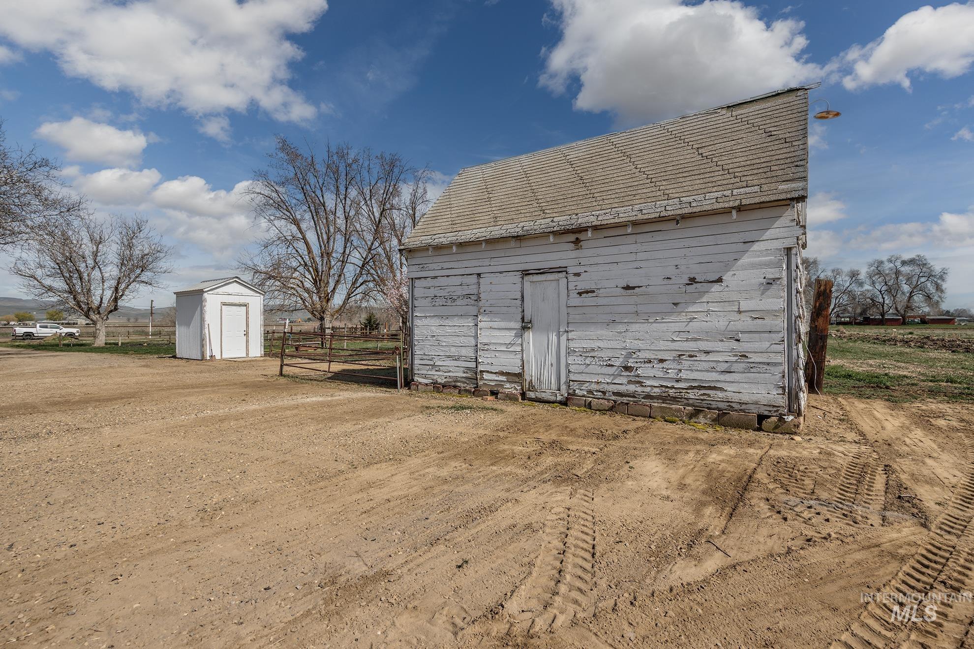 1009 County Road 70 Weiser, ID 83672 - Photo 38 of 48 View of shed