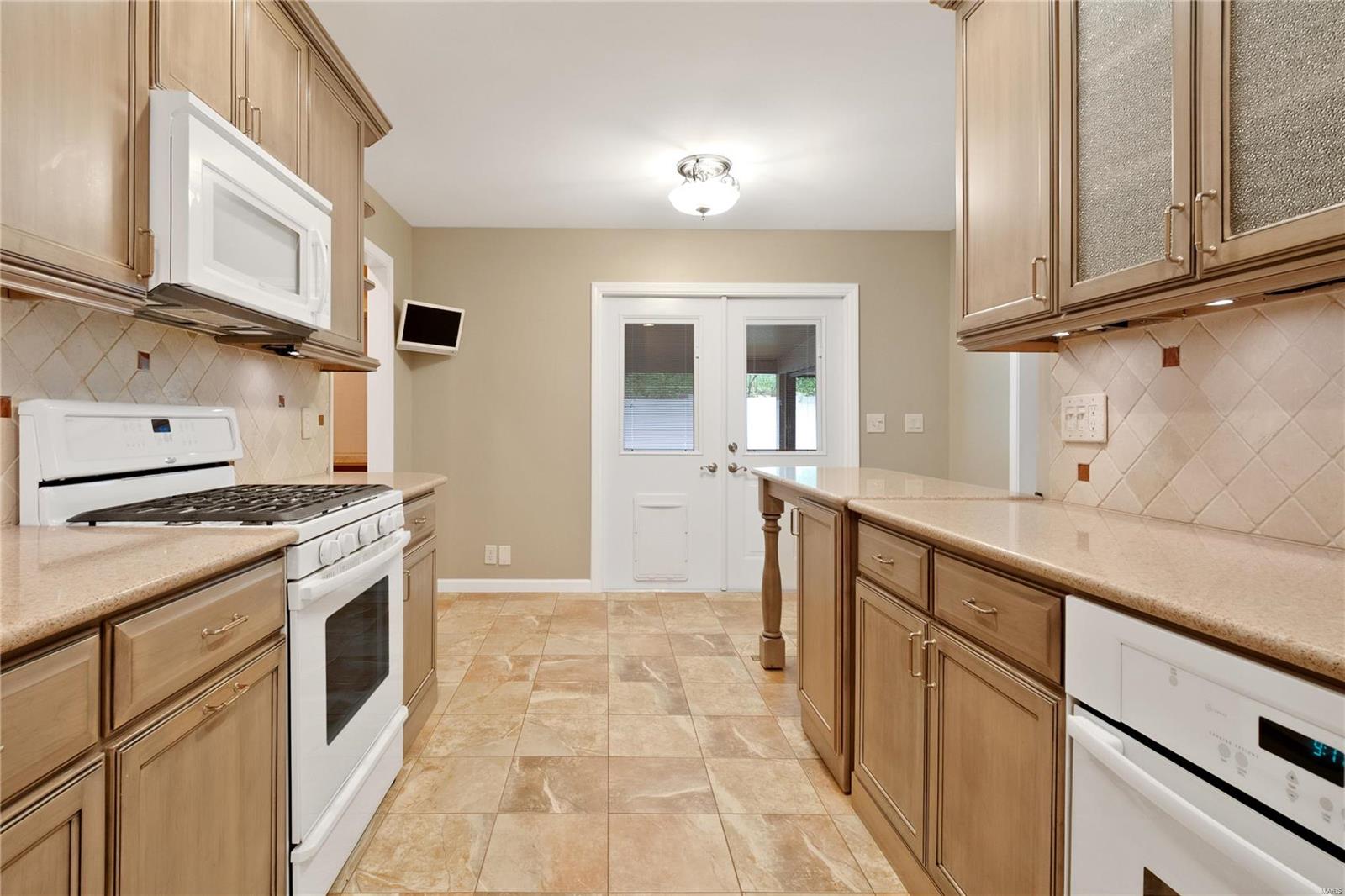 1871 Clover Ridge Court Chesterfield, MO 63017 - Photo 12 of 46 Gallery Image 12