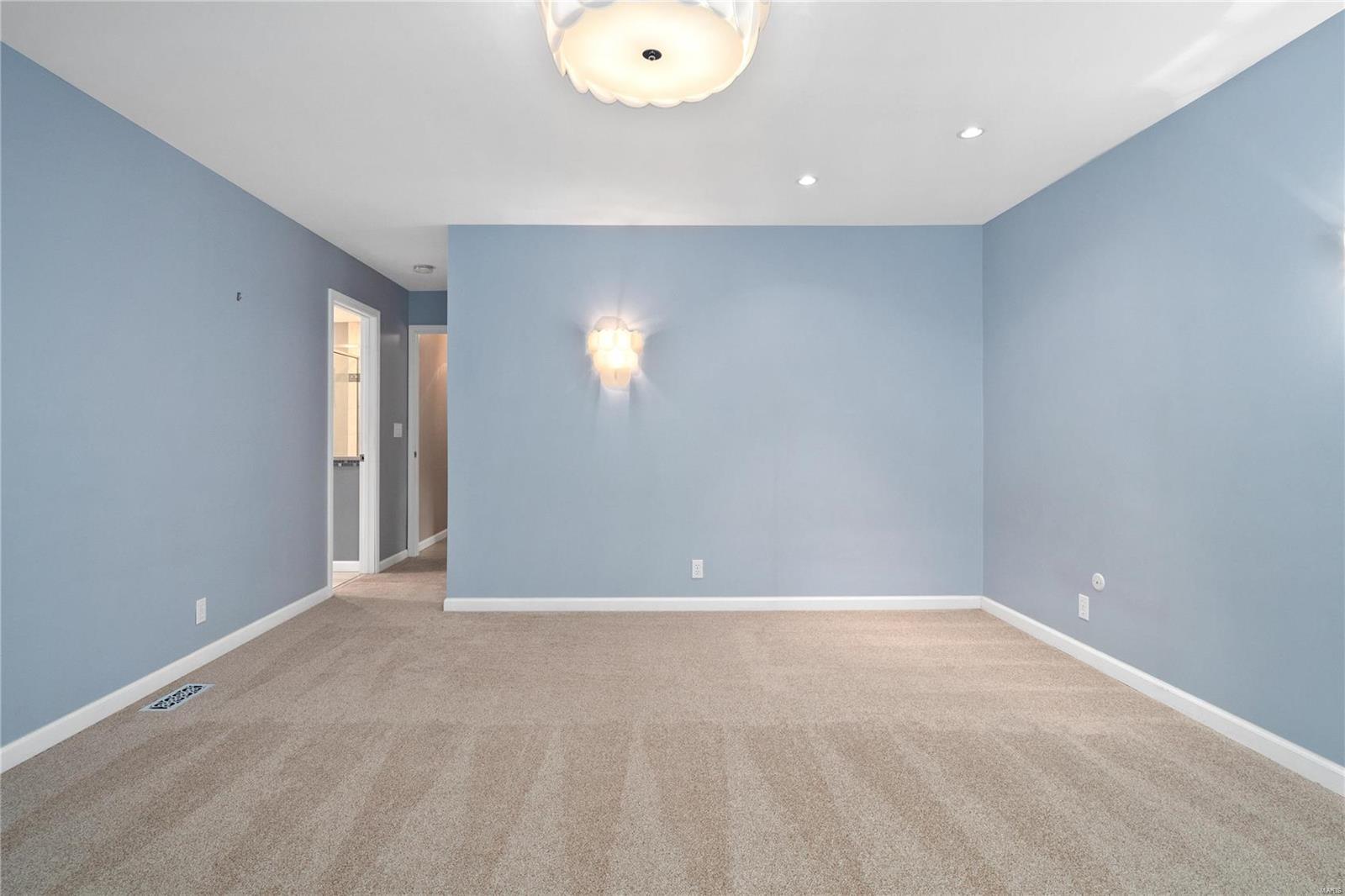 1871 Clover Ridge Court Chesterfield, MO 63017 - Photo 17 of 46 Gallery Image 17