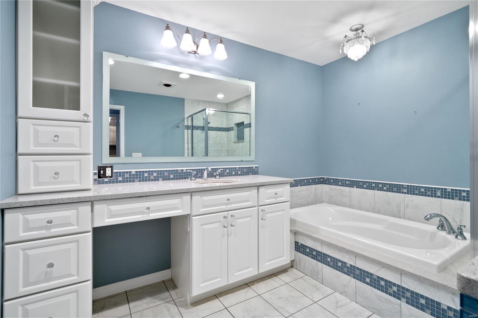 1871 Clover Ridge Court Chesterfield, MO 63017 - Photo 19 of 46 Gallery Image 19