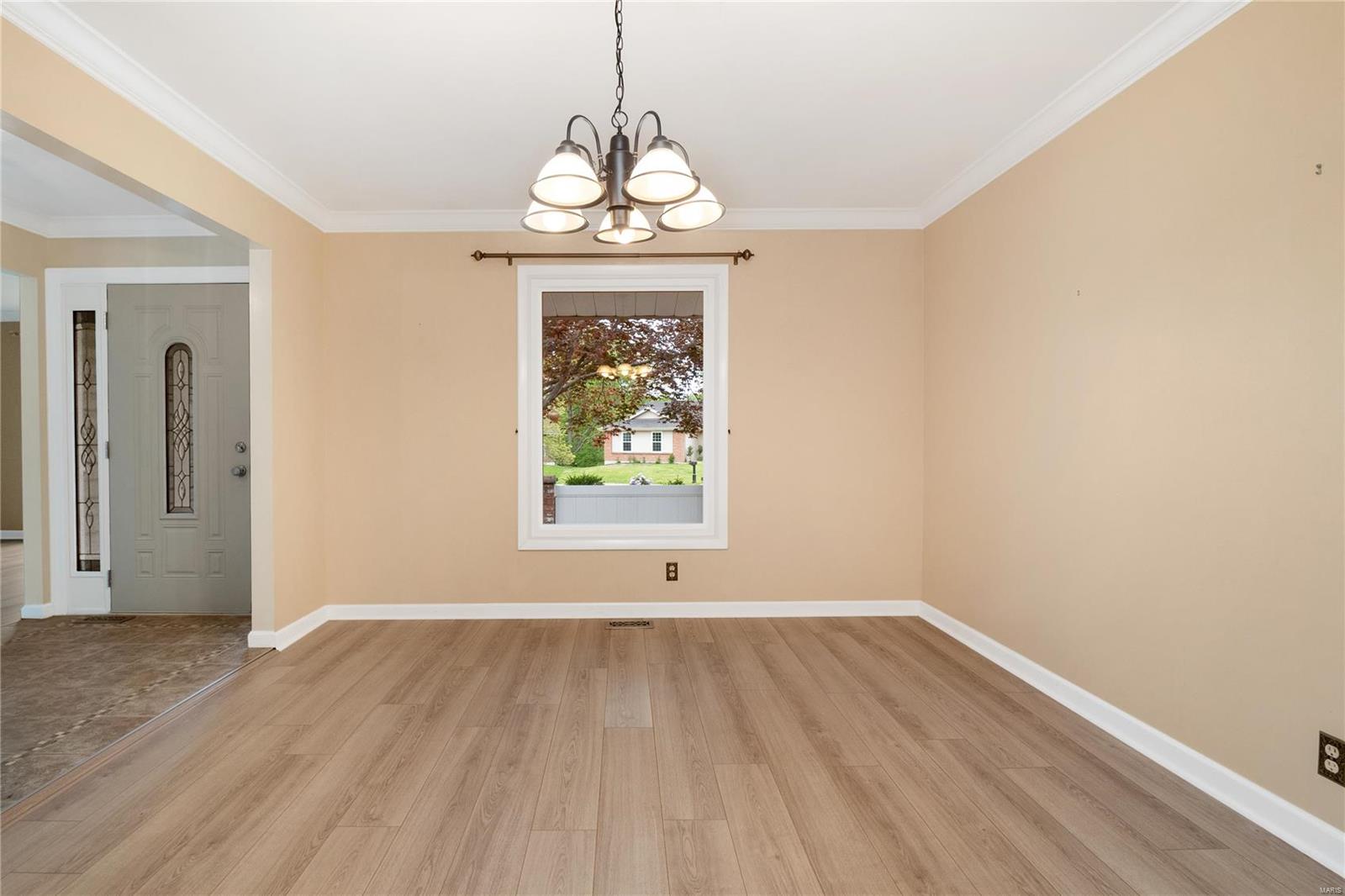 1871 Clover Ridge Court Chesterfield, MO 63017 - Photo 5 of 46 Gallery Image 5