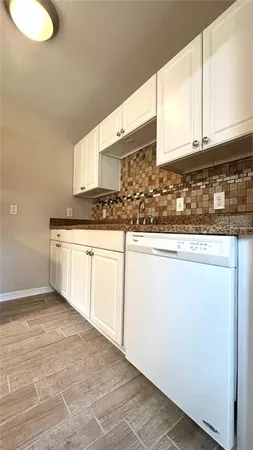 $1,700 | 2411 Northeast 11th Street, Gainesville, FL 32609