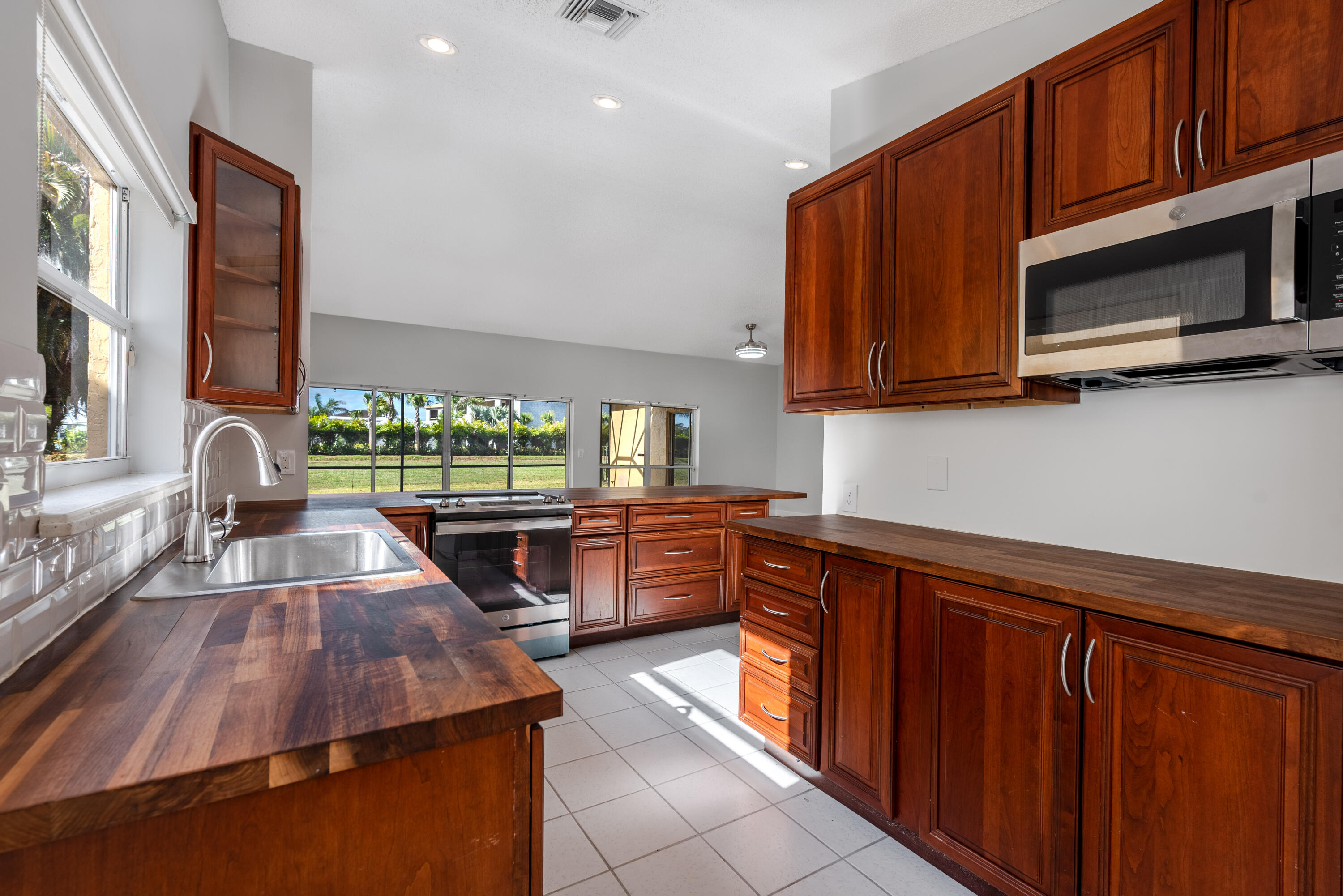 8150 Nadmar Avenue Boca Raton, FL 33434 - Photo 8 of 23 8150 Nadmar-12