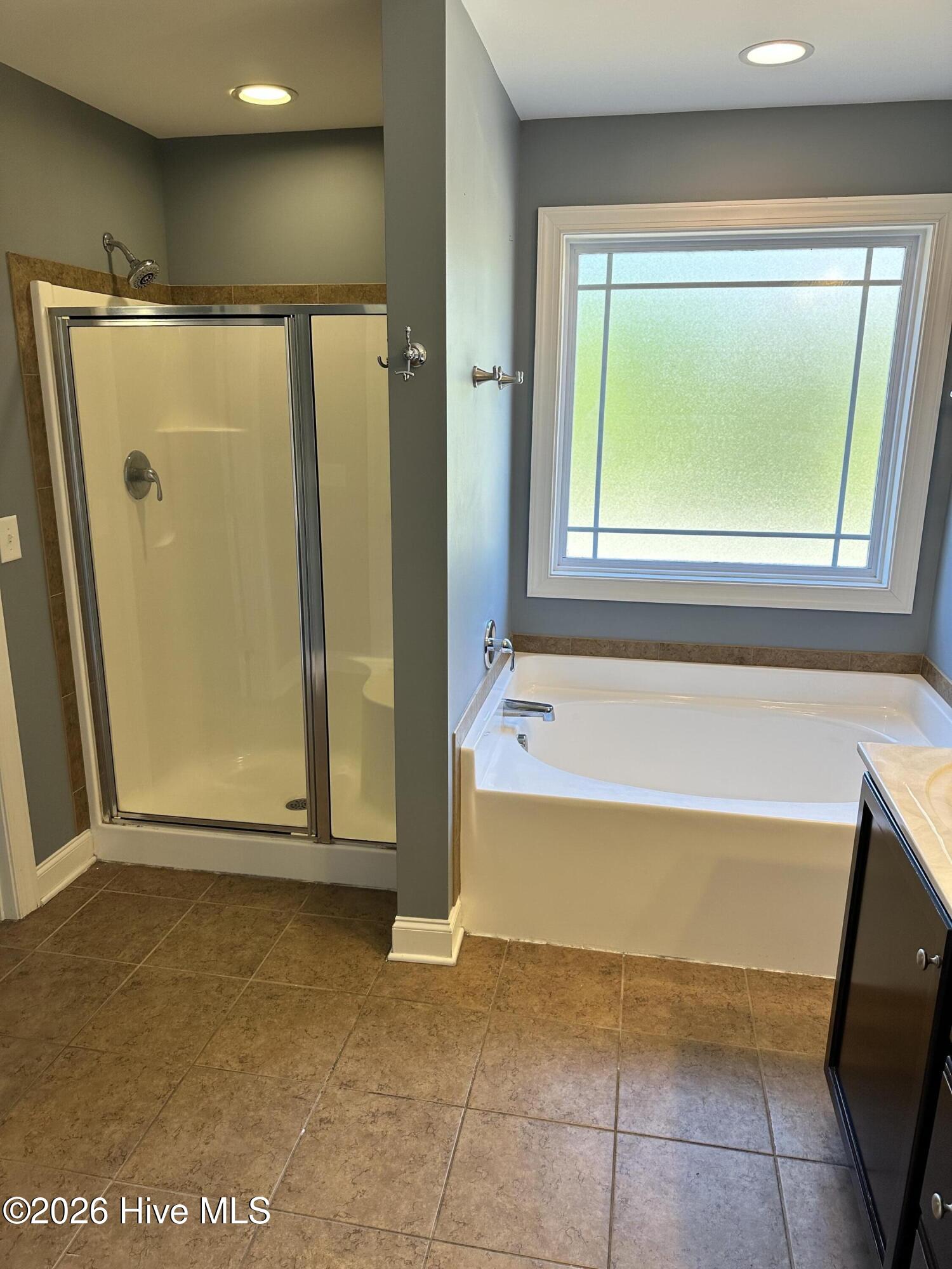 908 Merlin Court Jacksonville, NC 28546 - Photo 26 of 34 Mstrbath(3)