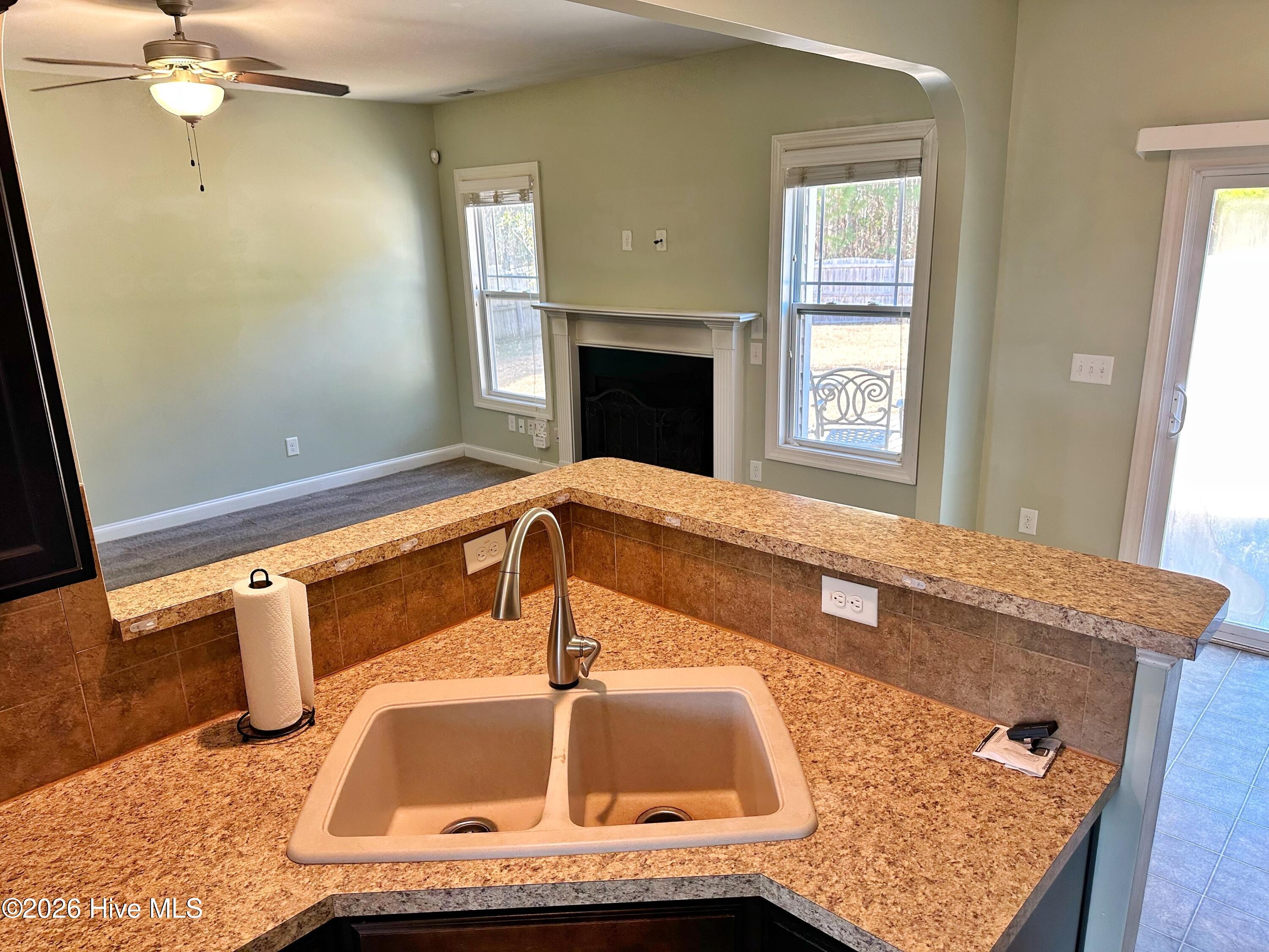 908 Merlin Court Jacksonville, NC 28546 - Photo 9 of 34 IMG_7982