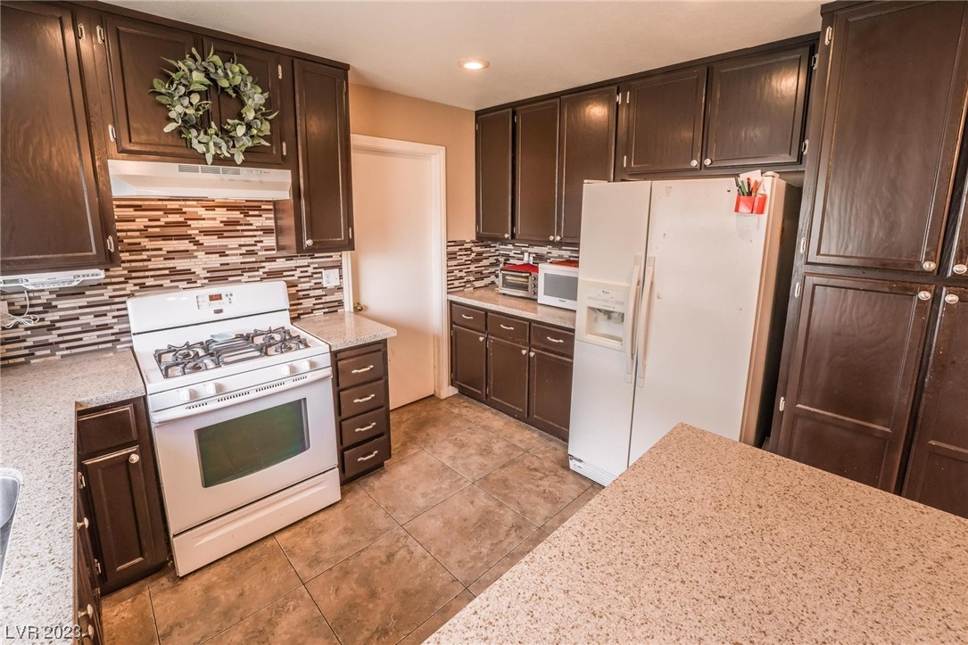 2636 Ridgewater Circle Henderson, NV 89074 - Photo 8 of 39