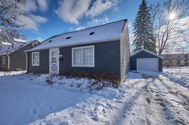 $325,000 | 1236 4 1/2 Street Northwest, Rochester, MN 55901