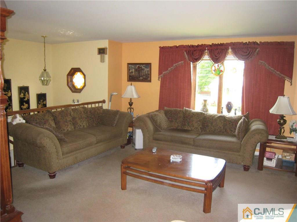 71 Rieder Road Edison, NJ 08817 - Photo 2 of 25 Gallery Image 2