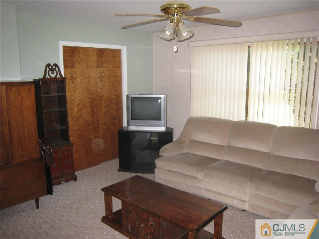 71 Rieder Road Edison, NJ 08817 - Photo 20 of 25 Gallery Image 20