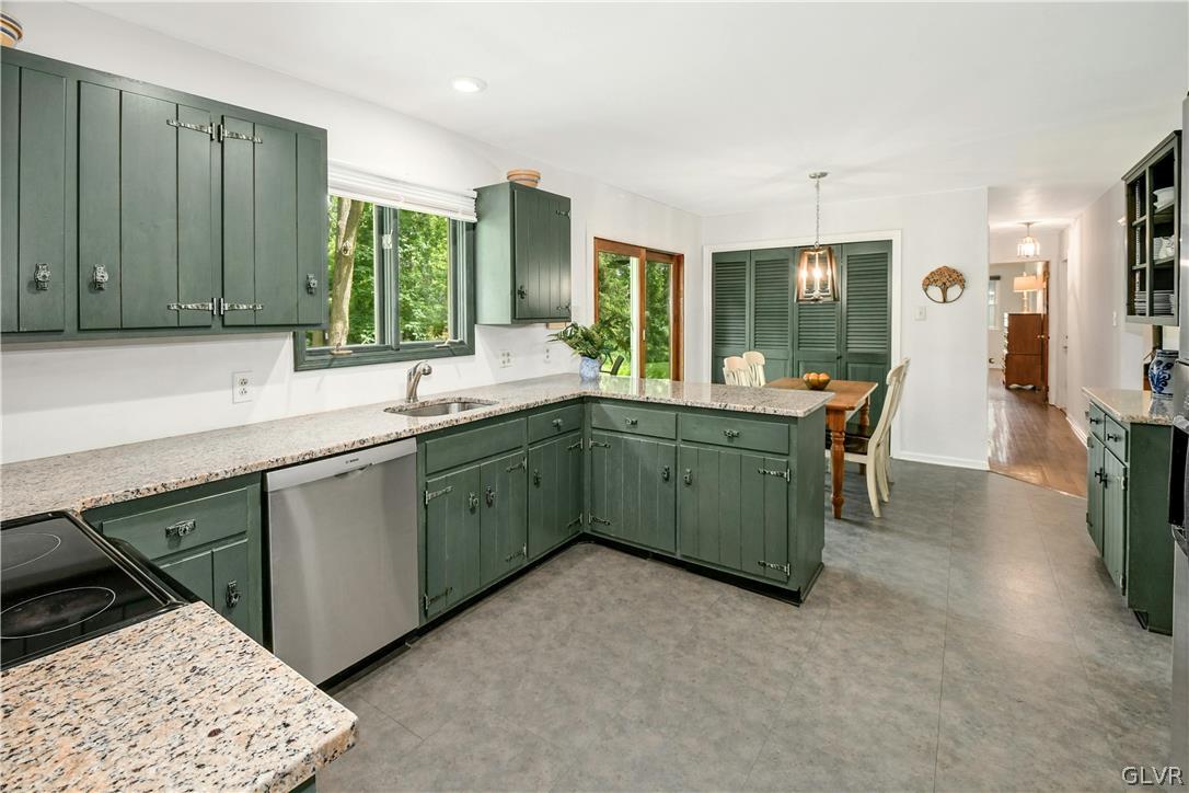 1912 Dartford Road Bethlehem, PA 18015 - Photo 9 of 32 Gallery Image 9