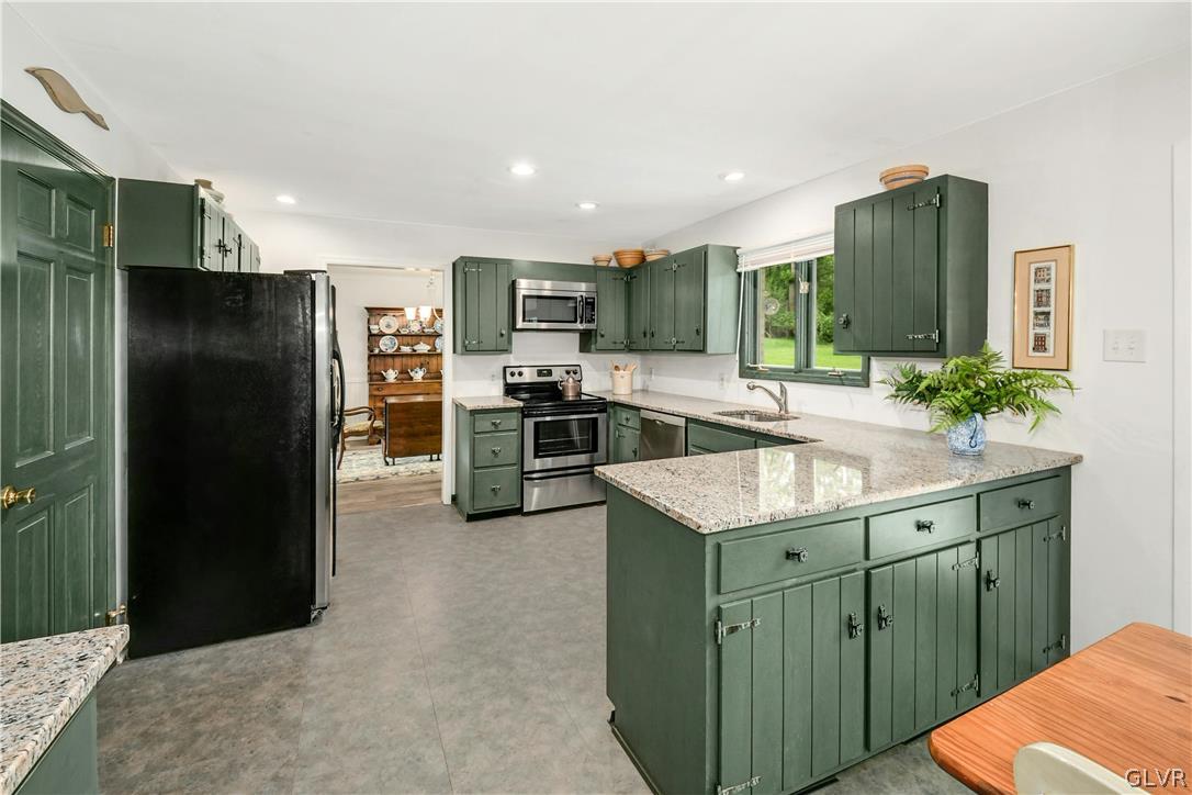 1912 Dartford Road Bethlehem, PA 18015 - Photo 10 of 32 Gallery Image 10
