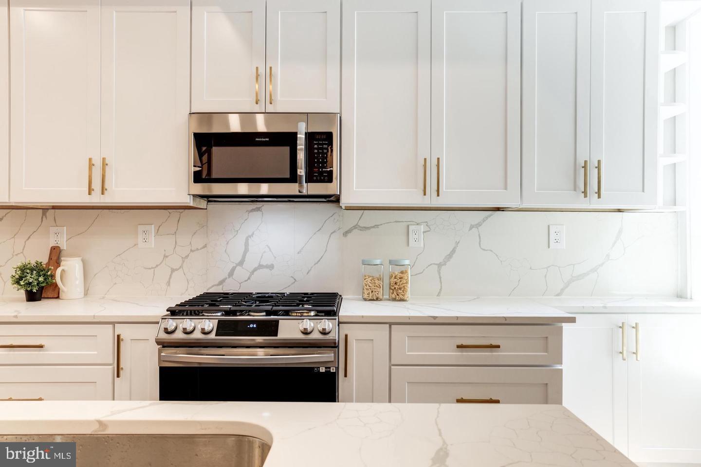 620 Columbia Road Northwest Washington, DC 20001 - Photo 13 of 61