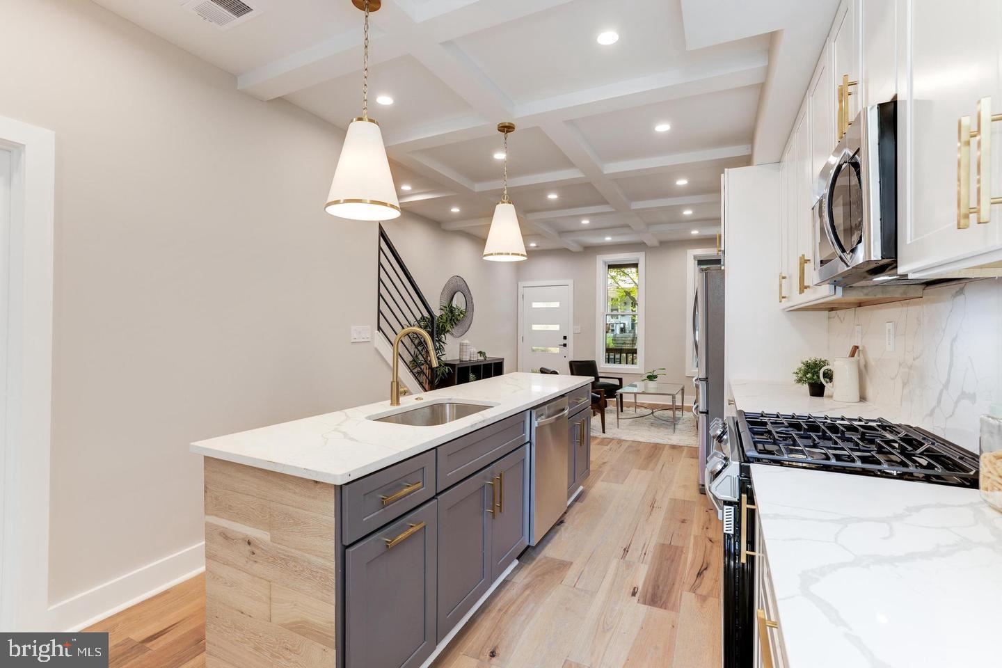 620 Columbia Road Northwest Washington, DC 20001 - Photo 15 of 61 Large kitchen!