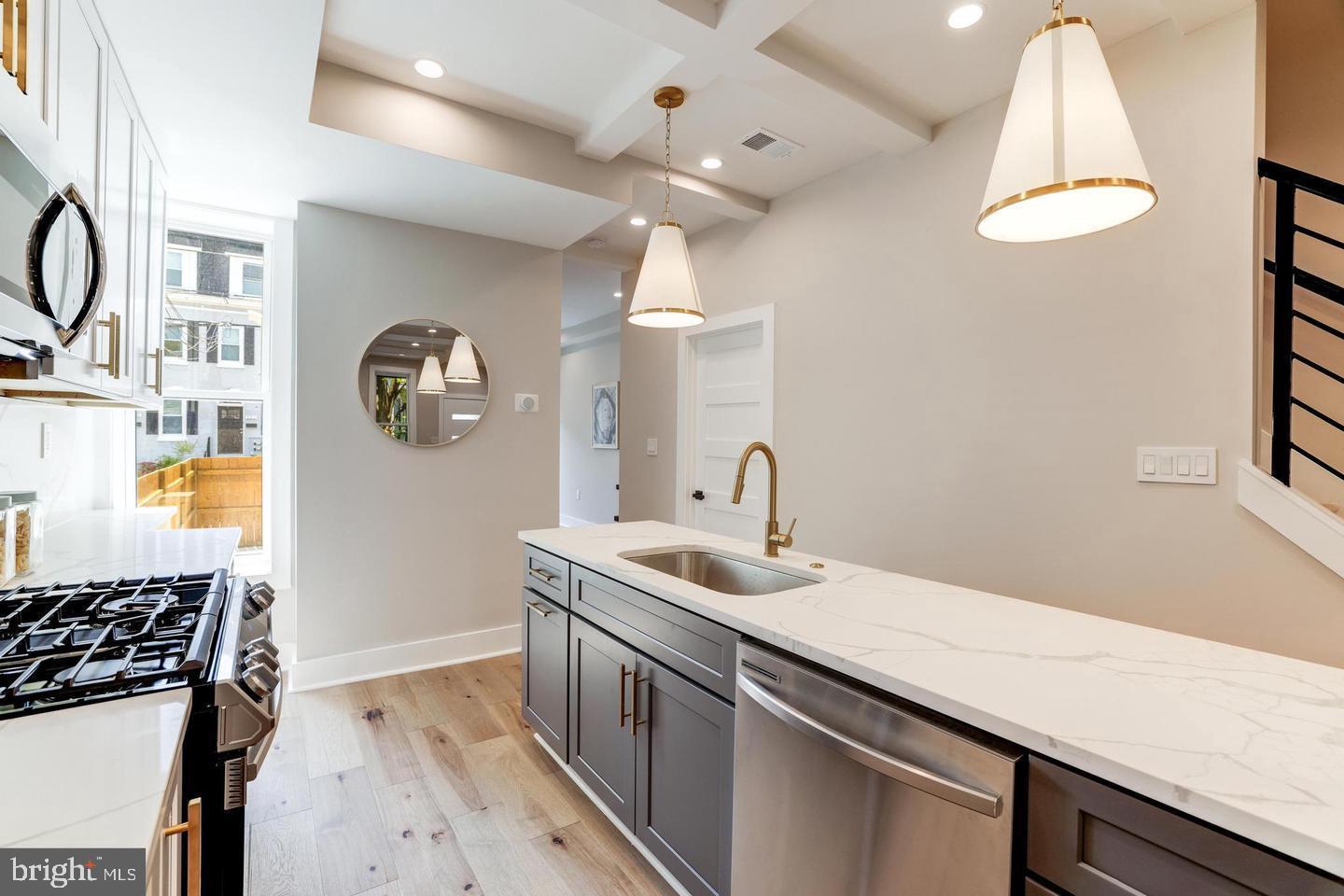 620 Columbia Road Northwest Washington, DC 20001 - Photo 16 of 61