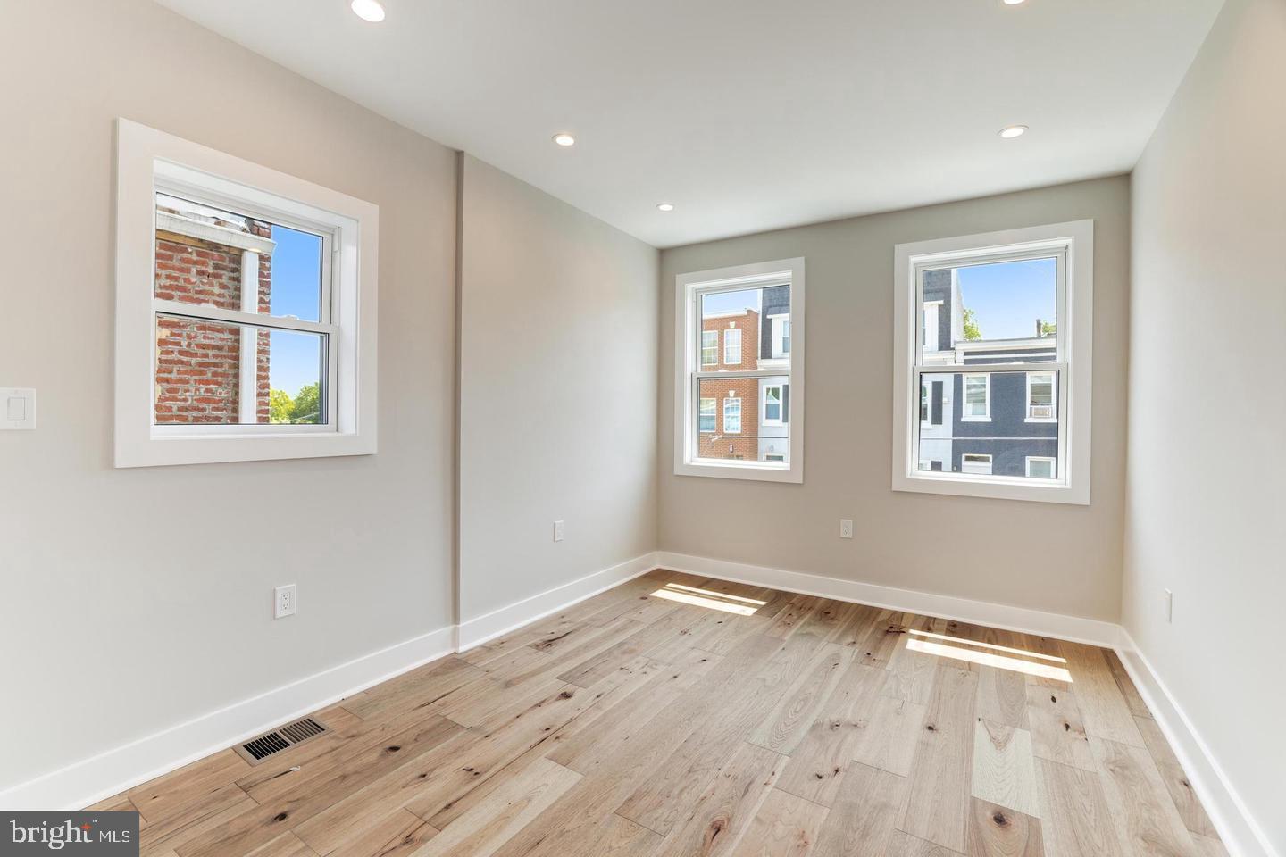 620 Columbia Road Northwest Washington, DC 20001 - Photo 29 of 61 2ND Bedroom