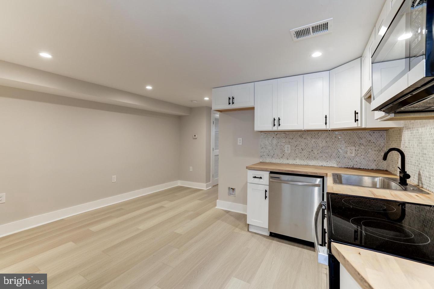 620 Columbia Road Northwest Washington, DC 20001 - Photo 40 of 61 Basement 2ND Kitchen