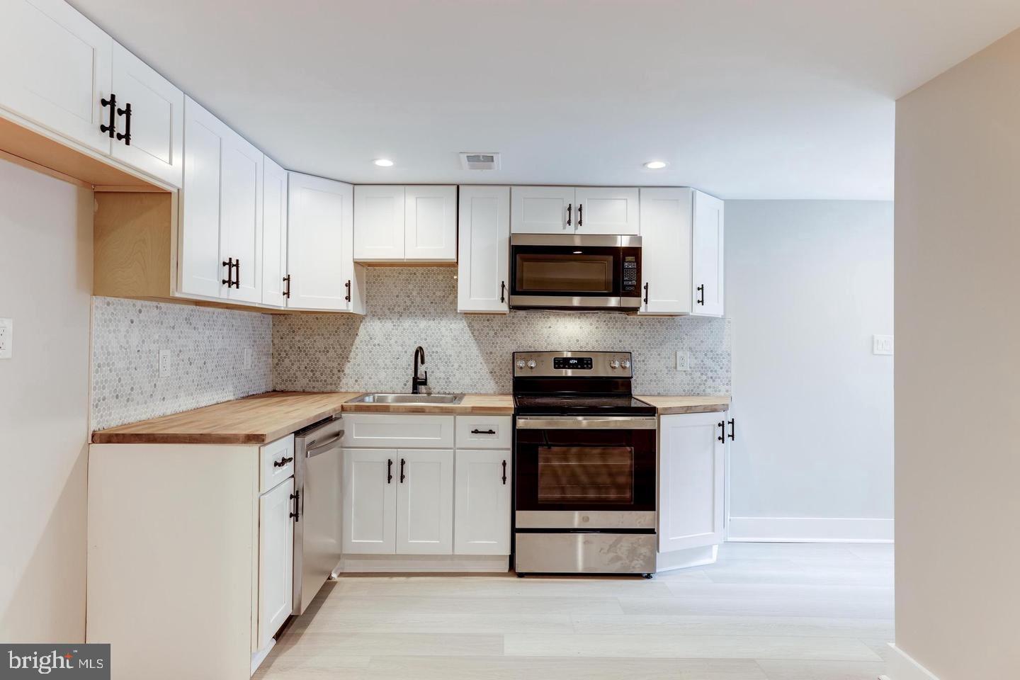 620 Columbia Road Northwest Washington, DC 20001 - Photo 42 of 61 Basement 2ND Kitchen