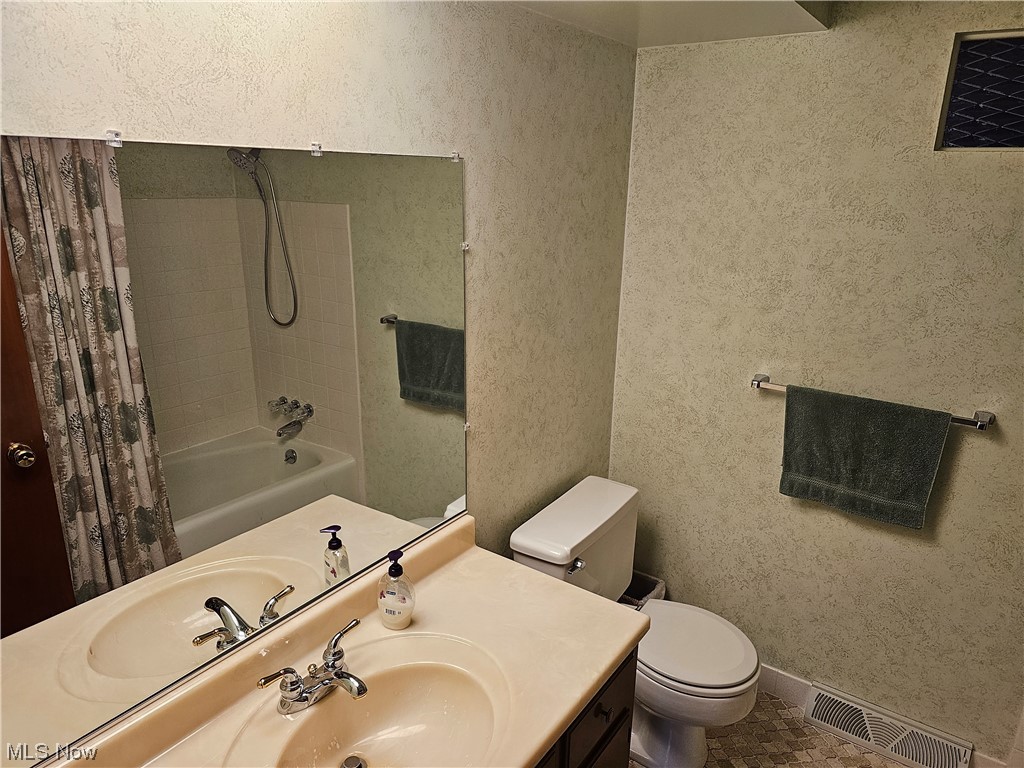 5517 Ralston Drive Parma, OH 44129 - Photo 18 of 30 Main Bathroom