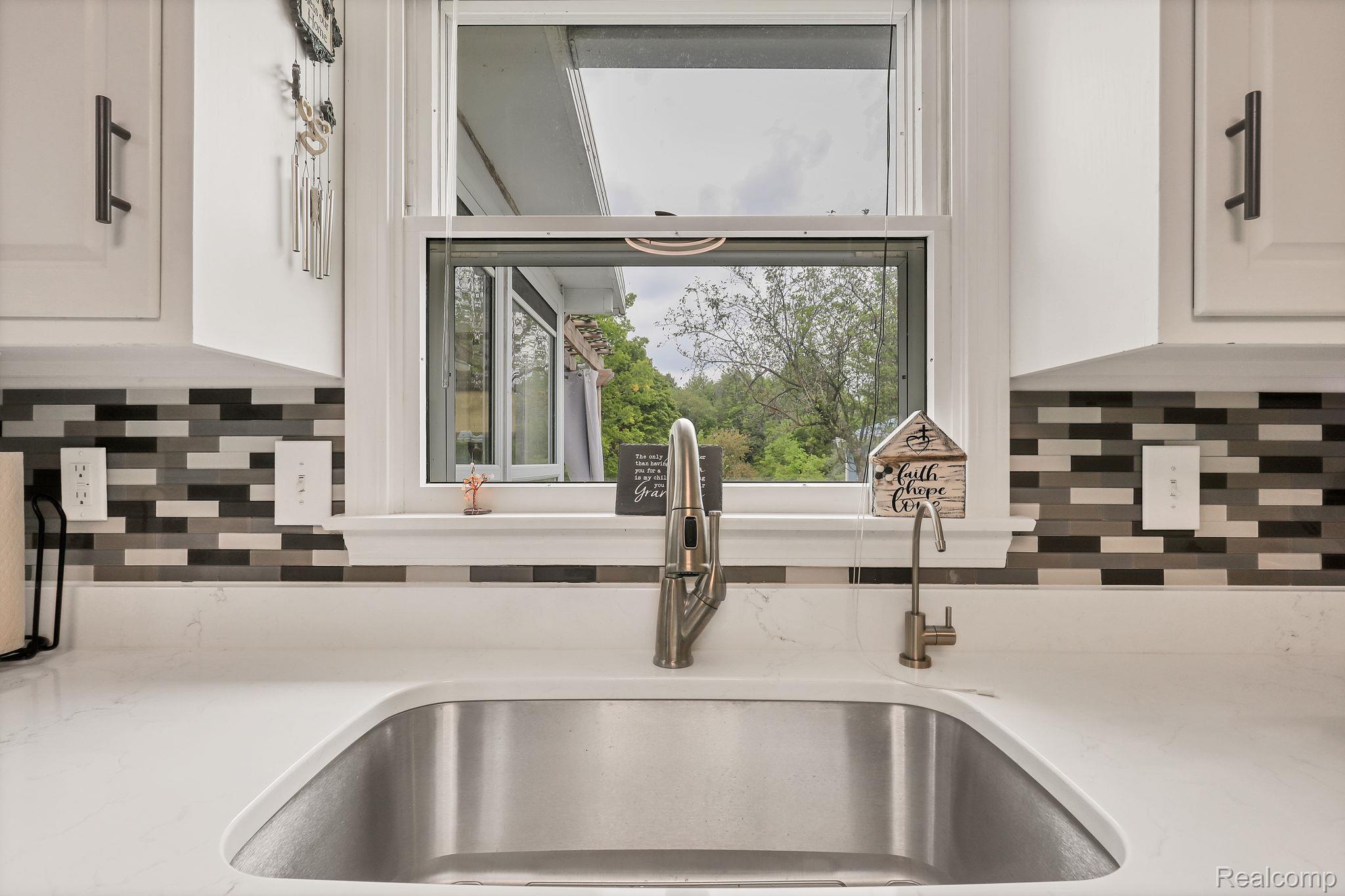 6070 Atlas Road Grand Blanc, MI 48439 - Photo 13 of 43 9.jpeg