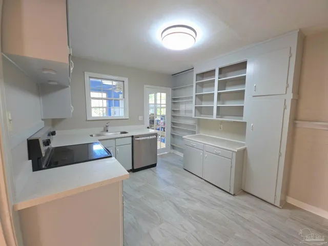 $310,000 | 120 West Lakeview Avenue, Pensacola, FL 32501