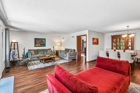 $645,000 | 815 South Salem Avenue, Arlington Heights, IL 60005