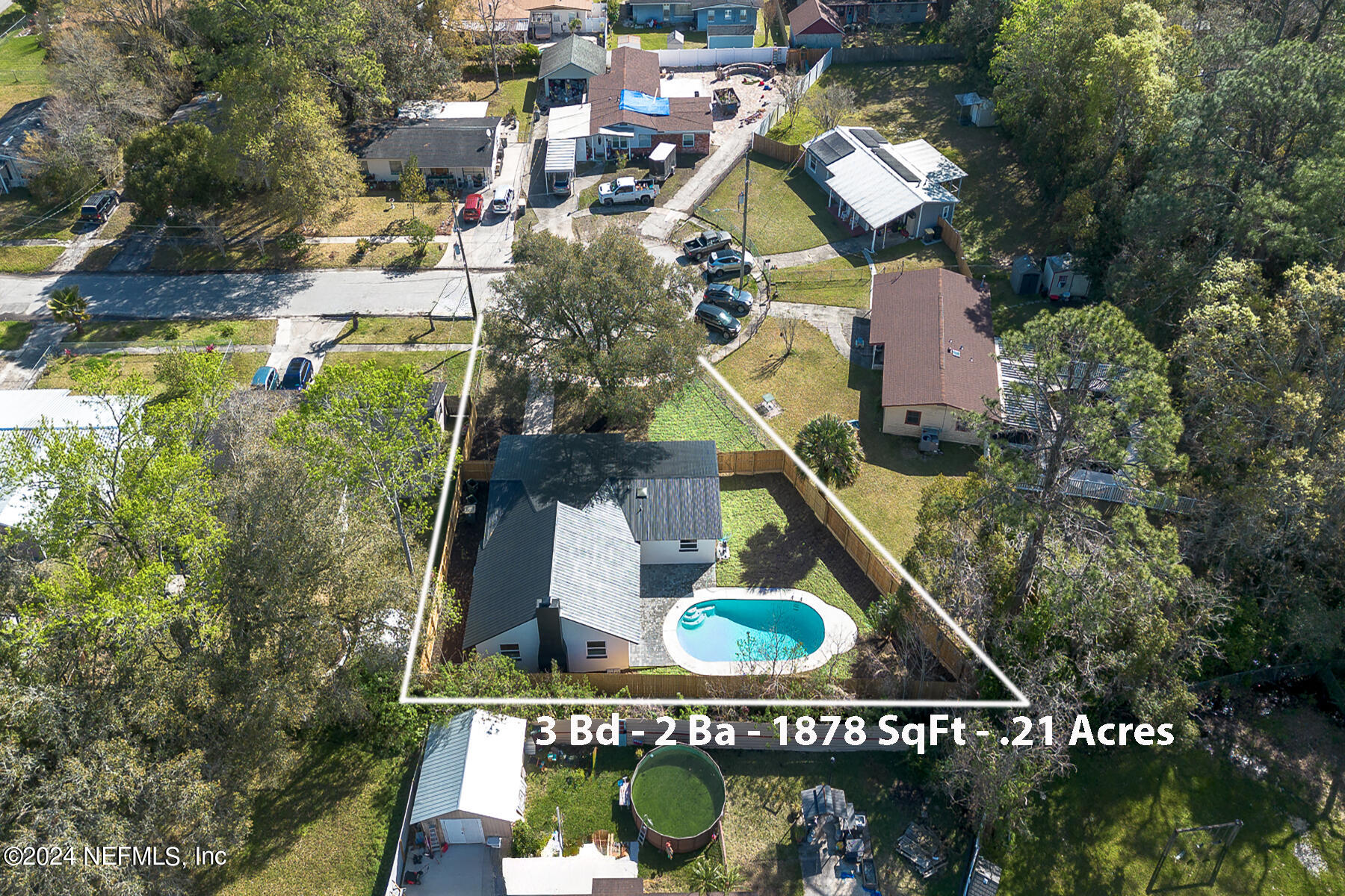 2136 Azore Court Jacksonville, FL 32216 - Photo 34 of 36 a sign that is on a tree