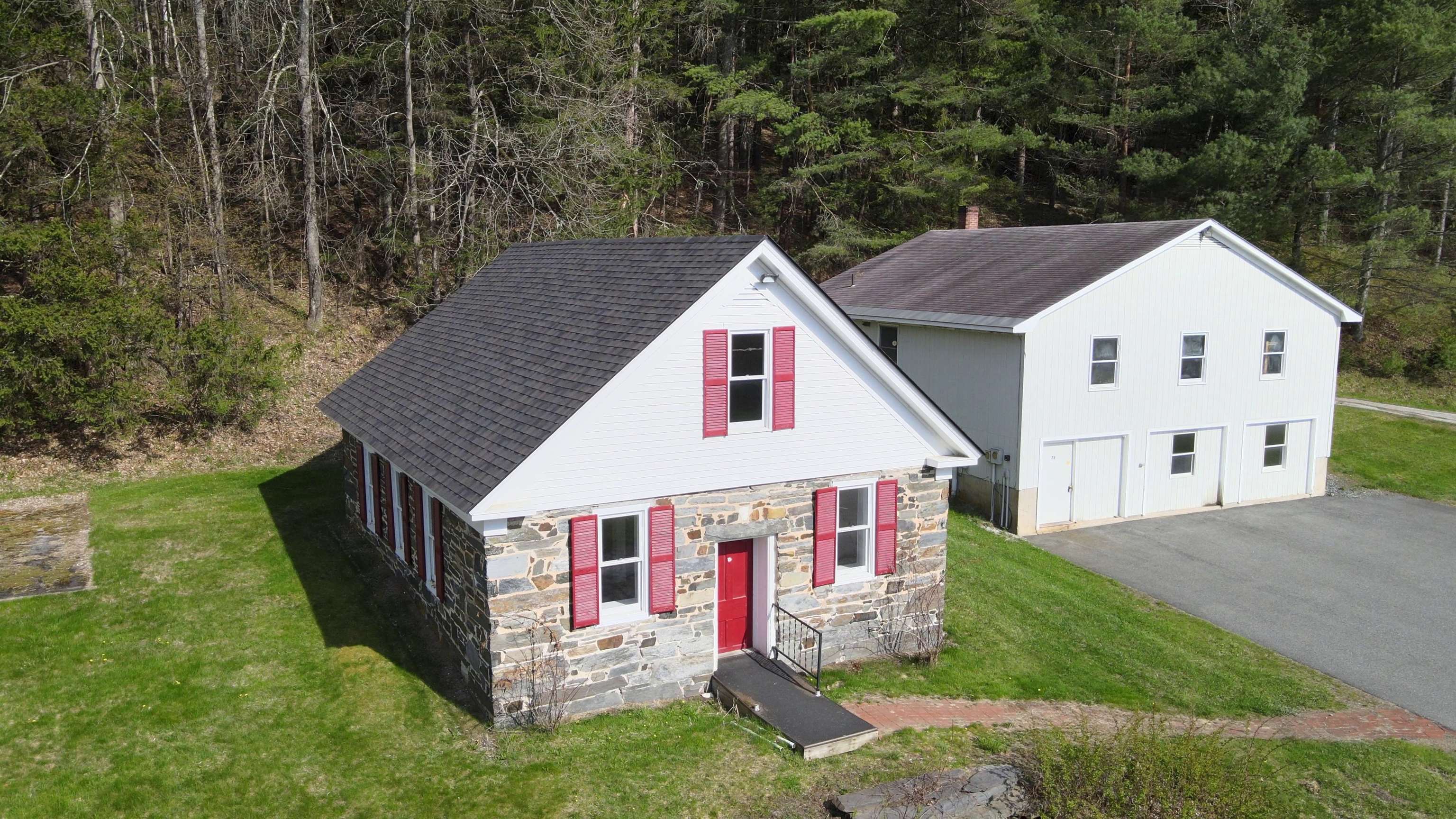 33 Sunset Hill Road Randolph, VT 05060 - Photo 3 of 37