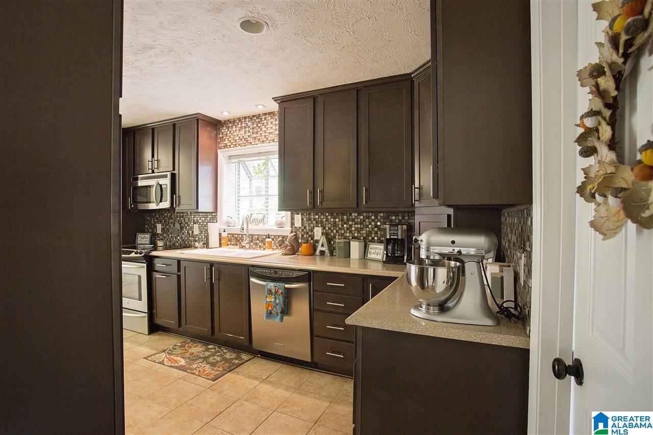 6031 Springview Drive Mount Olive, AL 35117 - Photo 6 of 32