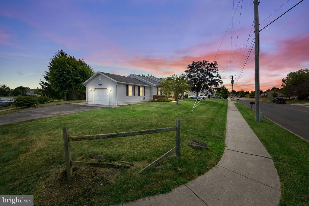 512 Poplar Street Hanover, PA 17331 - Photo 4 of 37 Gallery Image 4