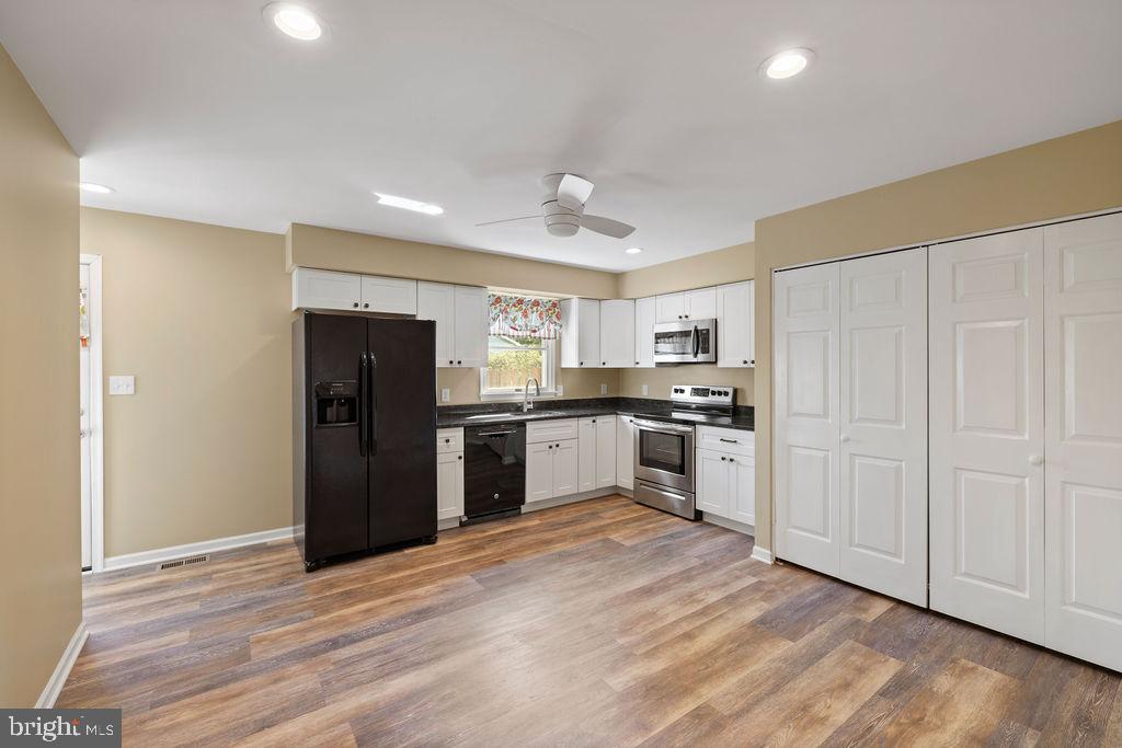 512 Poplar Street Hanover, PA 17331 - Photo 6 of 37 Gallery Image 6