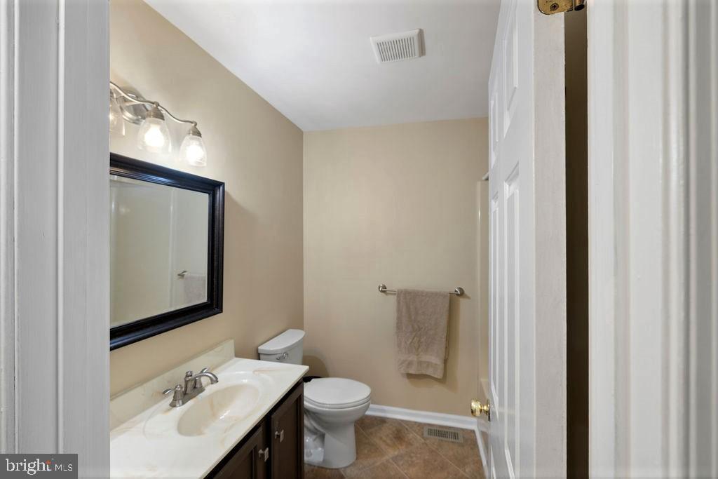 512 Poplar Street Hanover, PA 17331 - Photo 10 of 37 Gallery Image 10
