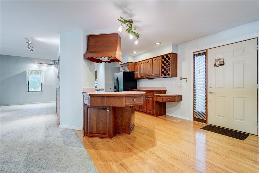 71 Harvest Road Perinton, NY 14450 - Photo 4 of 50