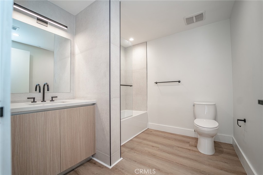 2828 London Street, Unit 307 Los Angeles, CA 90026 - Photo 18 of 30 Gallery Image 18
