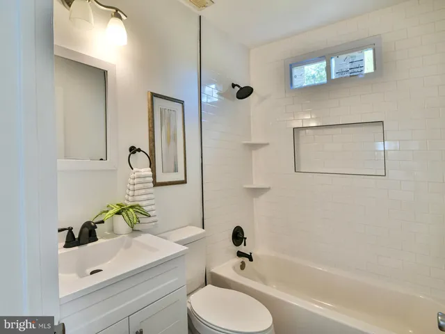 $2,600 | 108 New Jersey Avenue Northwest, Glen Burnie, MD 21061